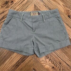 Dear John Casual Pinstripe Shorts Size 28 Classic Summer Style Women
